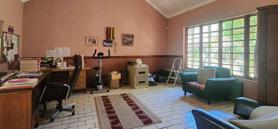 4 Bedroom Property for Sale in Hartbeesfontein North West